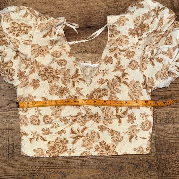 MIDNIGHT SKY Floral Puff Sleeve Crop Top - Cream and Brown - Picture 5 of 5